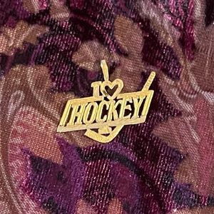 I Love Hockey Pendent 14 K Yellow Gold